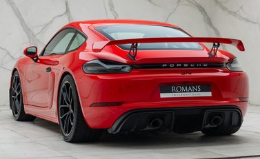 Porsche Cayman GT4 (718) 10