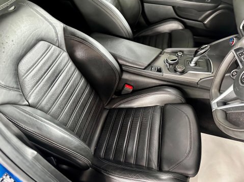 Alfa Romeo Giulia 2.2 TD Speciale Auto Euro 6 (s/s) 4dr 35