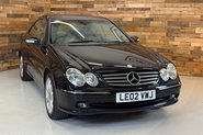 Mercedes-Benz CLK 3.2 CLK320 Elegance Coupe 2dr Petrol Automatic (250 g/km, 215 bhp) 32