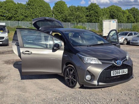 Toyota Yaris 1.5 VVT-h Design Hatchback 5dr Petrol Hybrid E-CVT Euro 6 (101 ps) 6