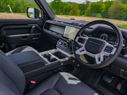 Land Rover Defender D250 X-Dynamic HSE Hard Top Obsidian 10