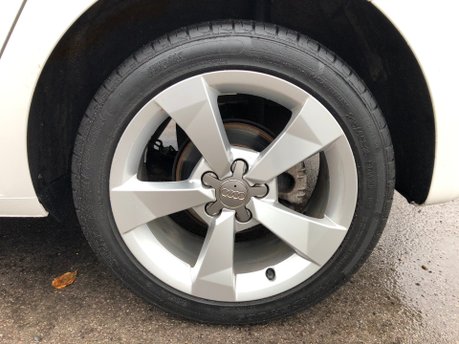 Audi A1 1.6 TDI SPORT Automatic 5dr £20 Road Tax 31