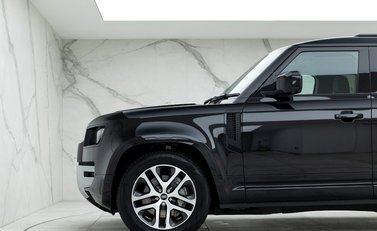 Land Rover Defender 110 XS Edition P400 24