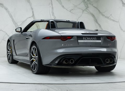 Jaguar F-Type SVR Convertible 13