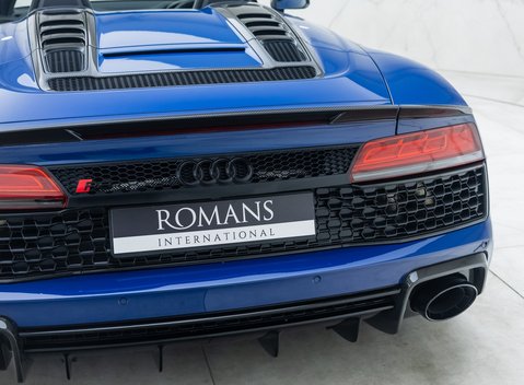 Audi R8 V10 PERFORMANCE CARBON BLACK SPYDER 33