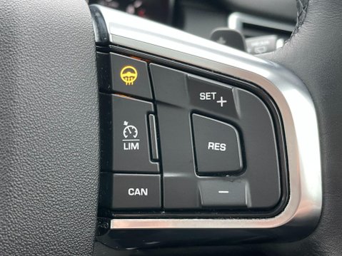 Land Rover Discovery Sport 2.0 TD4 Landmark Auto 4WD Euro 6 (s/s) 5dr 32
