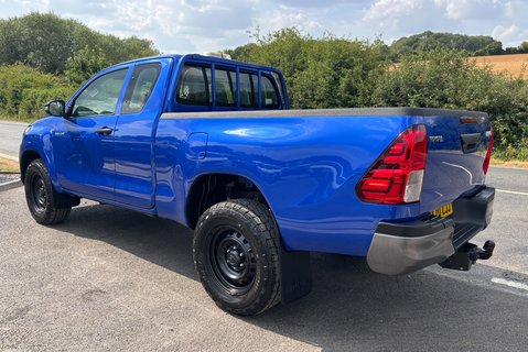 Toyota Hilux Active 4WD D-4D ECB Pickup 6
