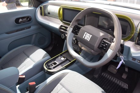 Fiat Grande Panda 1.2 Hybrid 48V 110 Icon 18