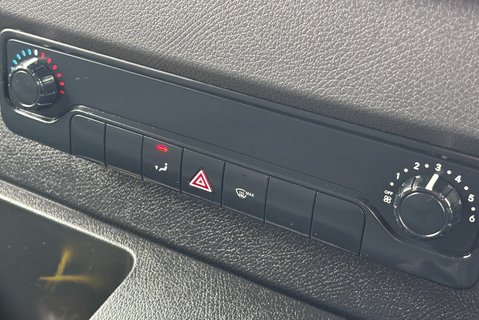 Mercedes-Benz Sprinter 315 Cdi Progressive Luton with Tail Lift 18