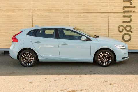 Volvo V40 T2 MOMENTUM 12