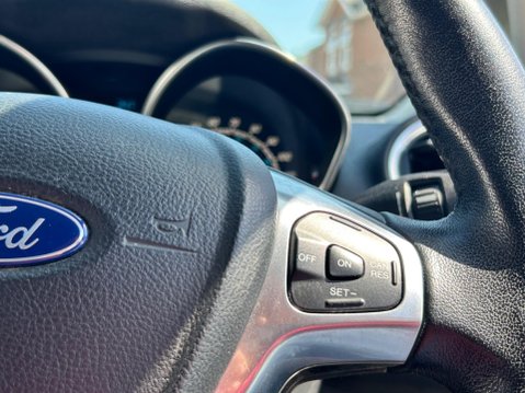 Ford Fiesta TITANIUM 16