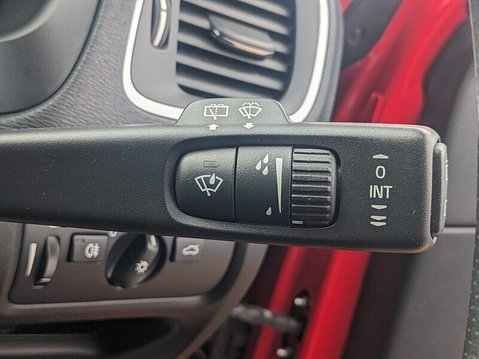 Volvo V40 D2 R-DESIGN PRO 25