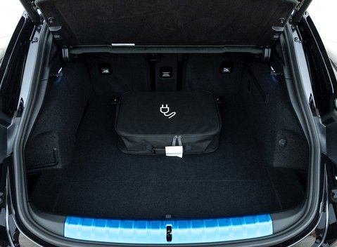 Porsche Taycan Turbo S Cross Turismo 33