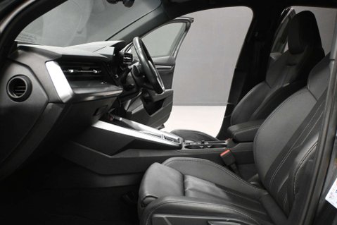 Audi A3 1.5 A3 Sportback 35 TFSI MHEV S Line Semi-Auto 5dr 38
