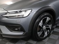 Volvo V60 B4 CROSS COUNTRY AWD MHEV 30