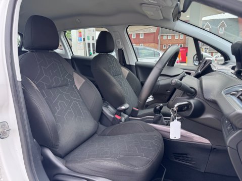 Peugeot 2008 BLUE HDI ACTIVE 3