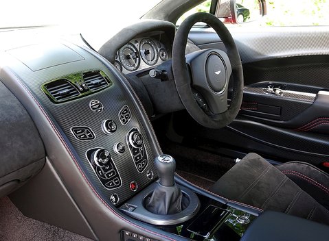 Aston Martin Vantage GT8 9