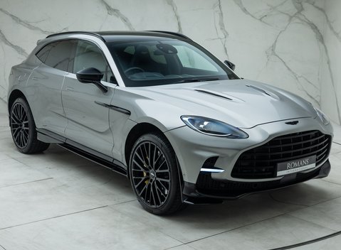 Aston Martin DBX 707 11