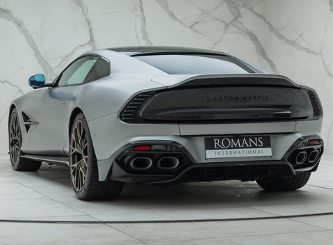 Aston Martin Vanquish V12 10