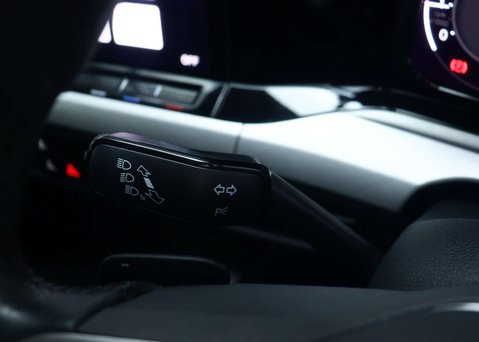 Volkswagen Golf 1.0 eTSI MHEV Life Hatchback 5dr Petrol Hybrid DSG Euro 6 (s/s) (110 ps) 39