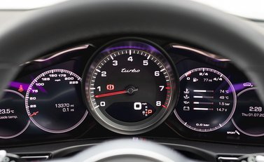 Porsche Panamera Turbo Sport Turismo 19