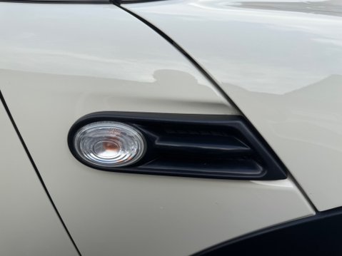 Mini Hatch COOPER 17