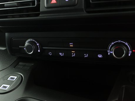 Peugeot Partner M 1.5 BlueHDi 100 Professional Plus 17