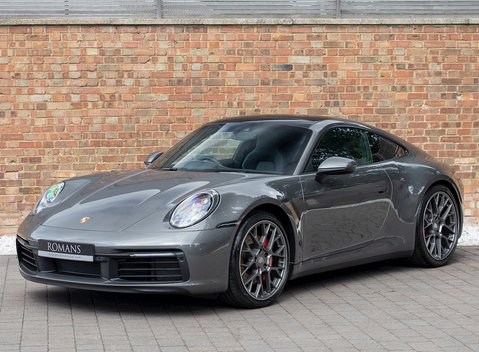 Porsche 911 Carrera 4S (992) 6