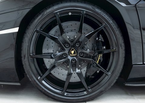 Lamborghini Aventador S LP 740-4