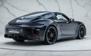 Porsche 911 Targa 4 GTS (992.2) 9