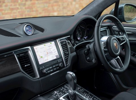 Porsche Macan Turbo 17