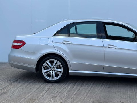 Mercedes-Benz E Class 2.1 E220 BlueEfficiency AvantGarde CDi Auto 4dr 17