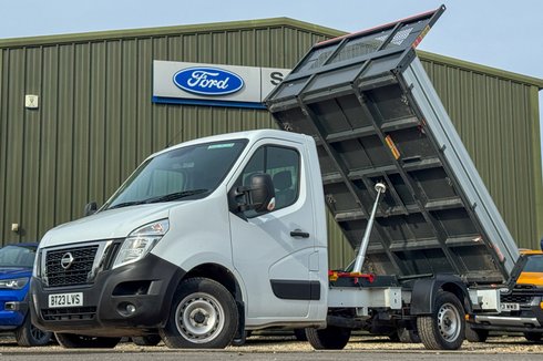 Nissan Interstar Tipper MWB L2 Dci Tekna Air Con Nav Tow Bar EURO 6 NO VAT SELECT