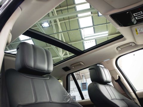 Land Rover Range Rover 3.0 Range Rover Vogue SDV6 Auto 4WD 5dr 12