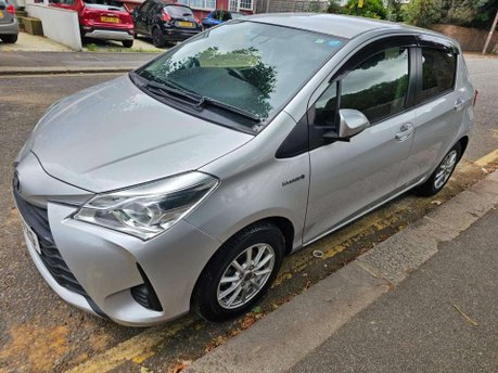 Toyota Yaris 1.5 VVT-h Icon Tech E-CVT Euro 6 (s/s) 5dr 25