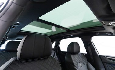 Bentley Bentayga V8 S 10