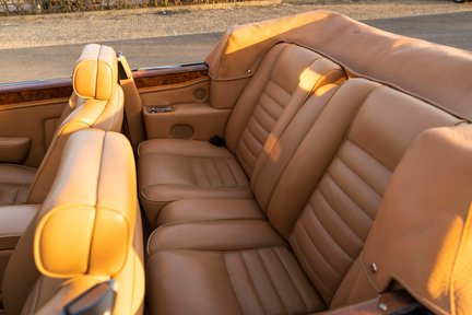 Rolls-Royce Corniche III 38