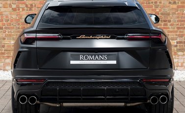 Lamborghini Urus 5