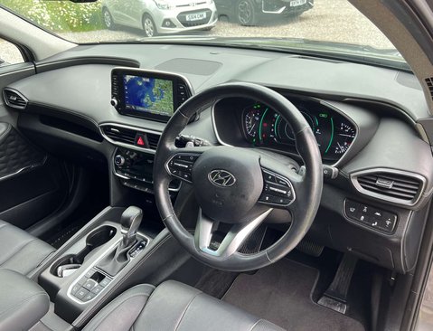 Hyundai SANTA FE 2.2 Santa Fe Premium SE CRDi Auto 4WD 5dr 16
