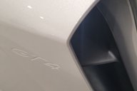 Porsche 718 CAYMAN GT4 32