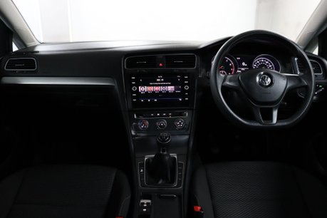 Volkswagen Golf S TSI 24