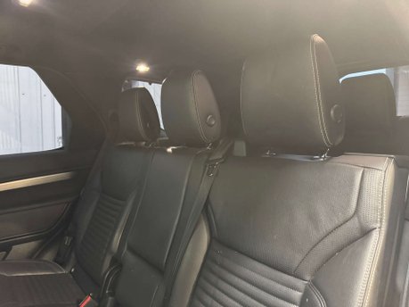 Land Rover Discovery 3.0 Discovery R-Dynamic S D MHEV Auto 4WD 5dr 67