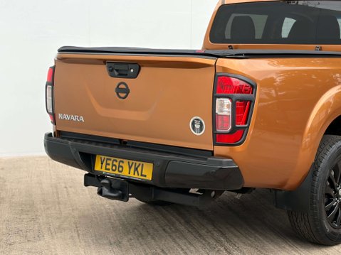 Nissan Navara 2.3 Navara Tekna dCi Auto 4WD 5dr 32