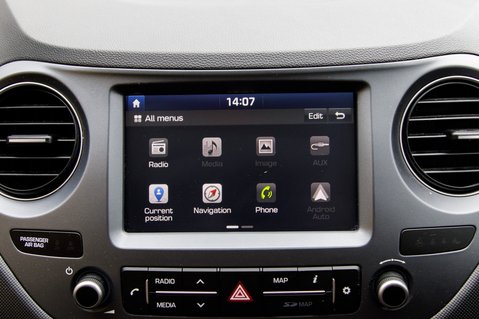 Hyundai i10 PREMIUM SE 16