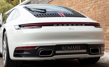 Porsche 911 Carrera (992) 25