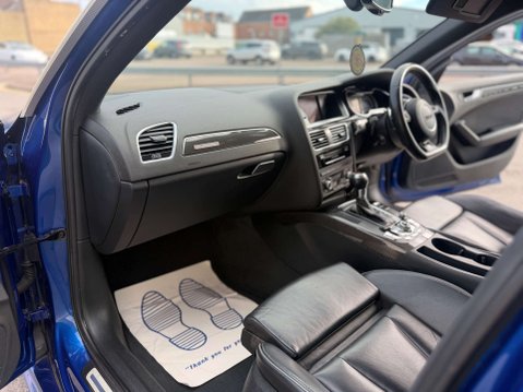 Audi RS4 4.2 FSI V8 Estate 5dr Petrol S Tronic quattro Euro 5 (450 ps) 22