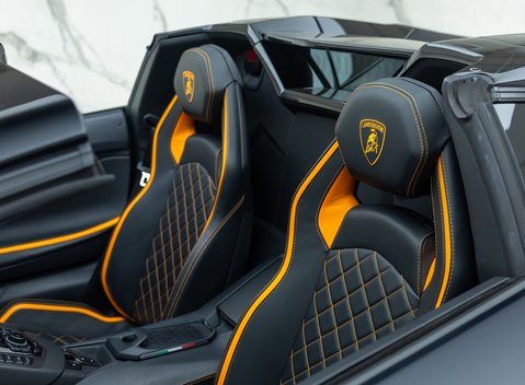 Lamborghini Aventador S LP 740-4 ROADSTER 32