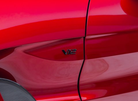 Aston Martin V12 Vantage 50