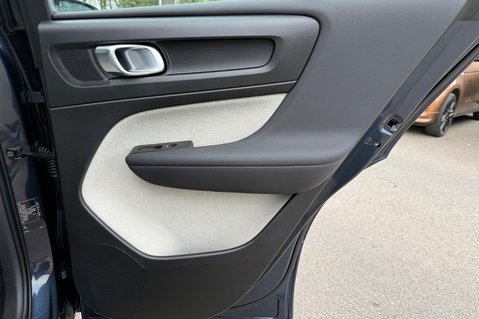 Volvo XC40 B4 INSCRIPTION MHEV 34