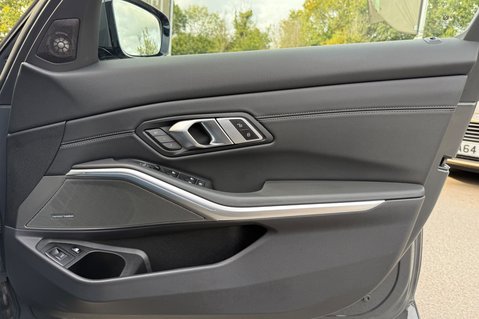 BMW 3 Series 330E M SPORT PHEV -VISIBILITY/TECH/PRO PACKS - HARMAN KARDON 34